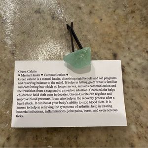 Green calcite vent clip